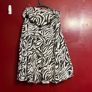lori michaels size S zebra print skirt